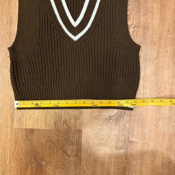 Divided by H&M Women’s Brown Sweater Vest Size XS Preppy School Girl Academia - Picture 9 of 10